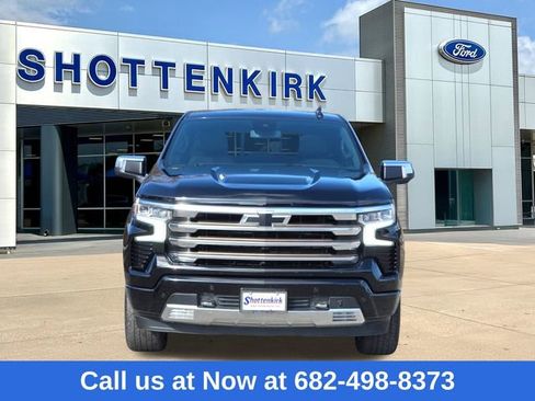 Used 2022 Chevrolet Silverado 1500 High Country w/ High Country Premium Package image 2