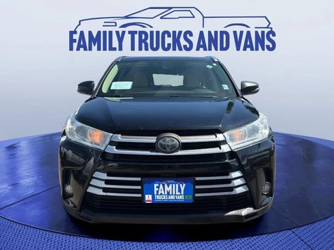 Used 2018 Toyota Highlander XLE AWD/4WD image 9