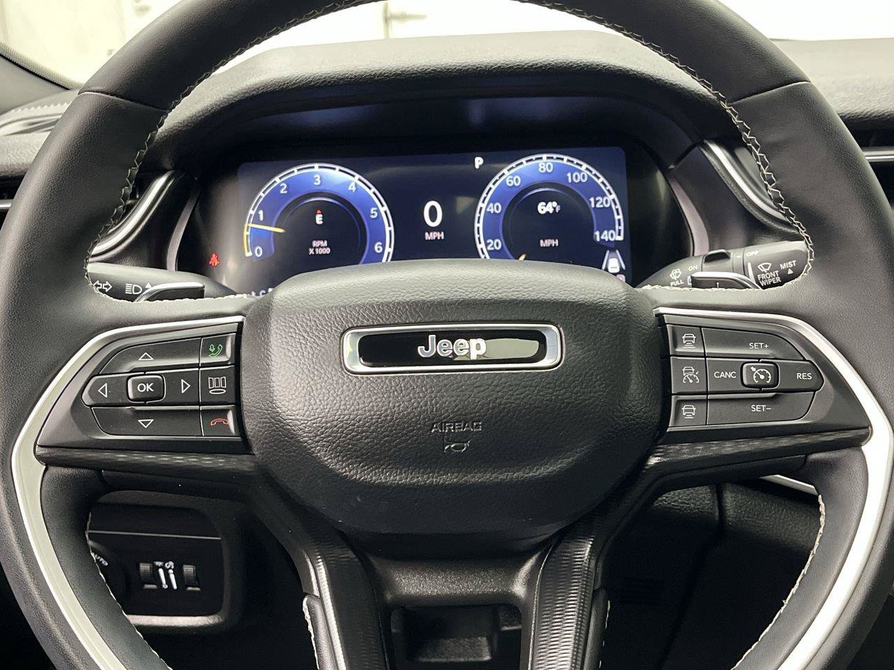 Used 2025 Jeep Grand Cherokee L Altitude AWD/4WD image 15