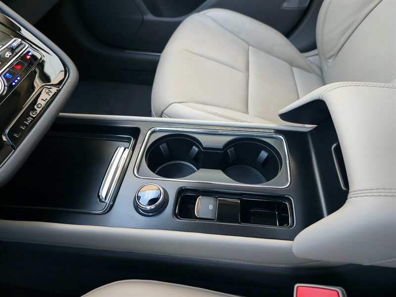 Used 2020 Lincoln Corsair Reserve FWD image 20