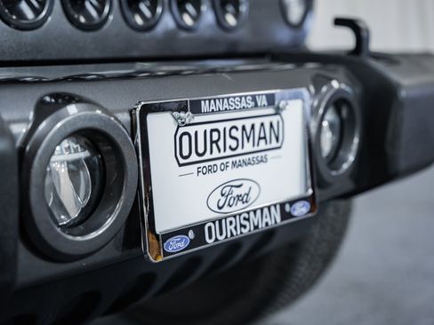 Used 2018 Jeep Wrangler Unlimited Sahara w/ Connectivity Group image 13