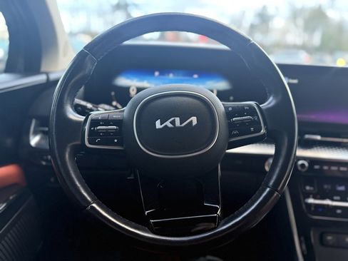 Used 2022 Kia Carnival SX Prestige image 33