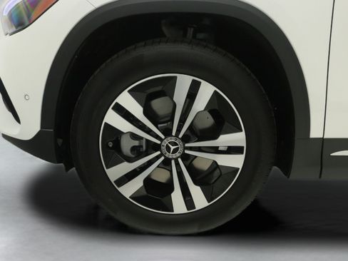 New 2026 Mercedes-Benz GLA 250 4MATIC image 11