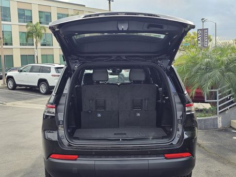 New 2025 Jeep Grand Cherokee L Altitude image 7