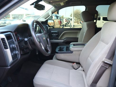 Used 2018 Chevrolet Silverado 1500 LT w/ Texas Edition image 9