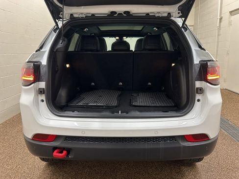 Used 2024 Jeep Compass Trailhawk w/ Trailhawk Elite Group AWD/4WD image 11