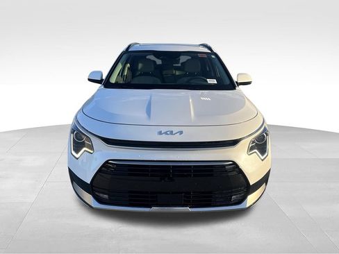 Used 2024 Kia Niro EX Touring FWD image 4
