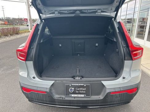 Certified 2025 Volvo XC40 B5 Plus image 10