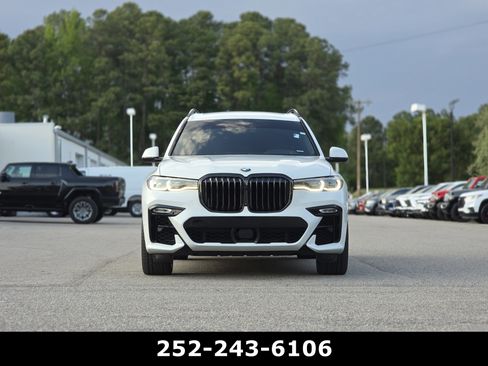 Used 2022 BMW X7 M50i w/ Dynamic Handling Package AWD/4WD image 2