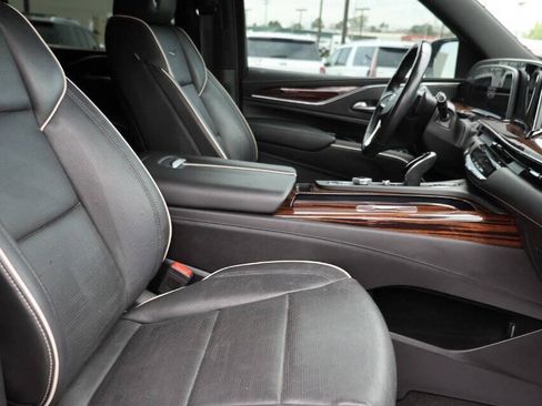 Used 2023 Cadillac Escalade ESV Premium Luxury AWD/4WD image 15