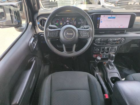 Used 2024 Jeep Wrangler Unlimited Rubicon 4xe AWD/4WD image 17
