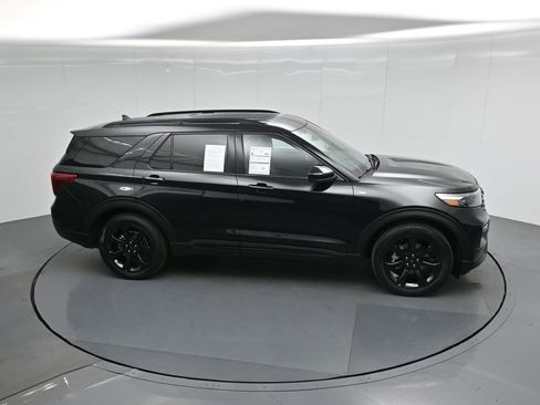 Certified 2022 Ford Explorer ST-Line w/ Class IV Trailer Tow Package image 56