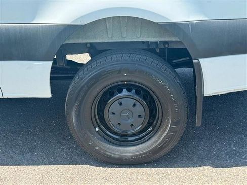 Used 2020 Mercedes-Benz Sprinter 2500 image 32