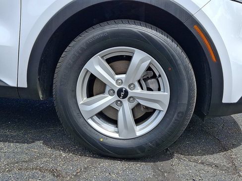 Certified 2023 Kia Sorento LX FWD image 18