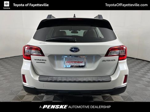 Used 2016 Subaru Outback 2.5i Limited AWD/4WD image 4