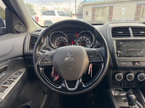 Used 2018 Mitsubishi Outlander Sport SE AWD/4WD image 13