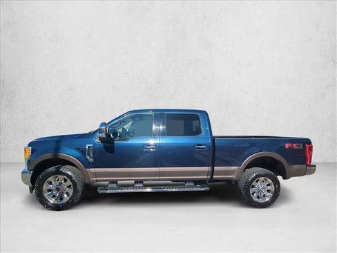 Used 2017 Ford F250 Lariat w/ Chrome Package image 9