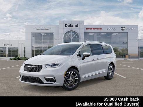 New 2026 Chrysler Pacifica Pinnacle w/ Trailer Tow Group AWD/4WD image 1