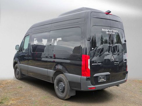Used 2025 Mercedes-Benz Sprinter 2500 image 5