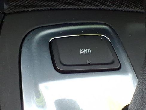 Used 2022 Chevrolet Equinox LT AWD/4WD image 25