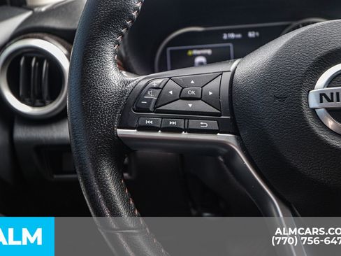 Used 2020 Nissan Versa SR w/ Convenience Package image 31