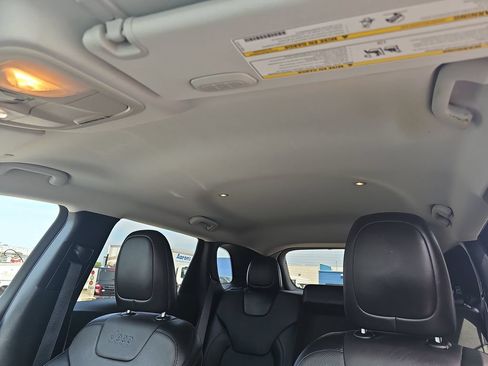 Used 2022 Jeep Cherokee Latitude Lux FWD image 28
