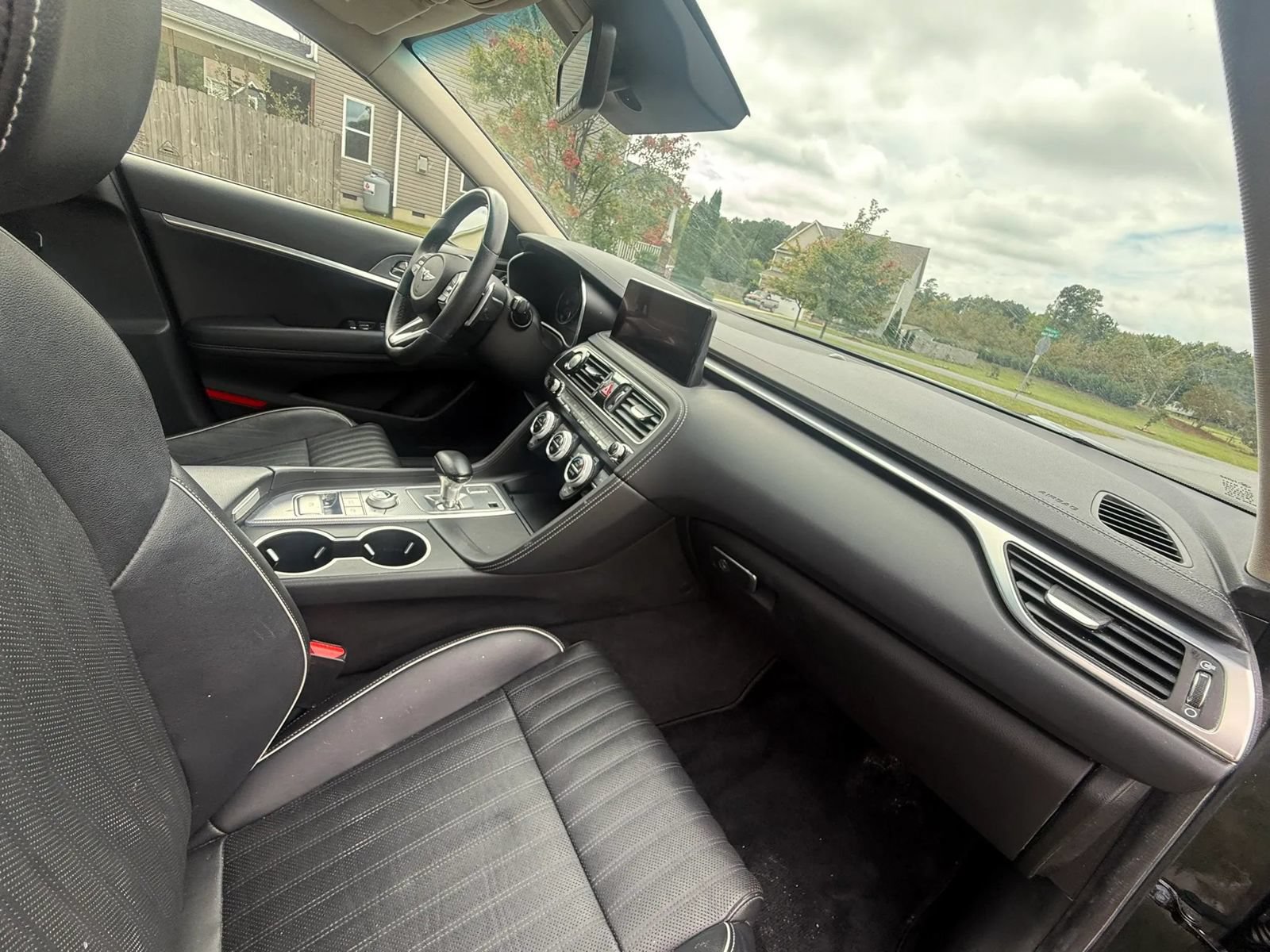 Used 2022 Genesis G70 3.3T RWD image 16