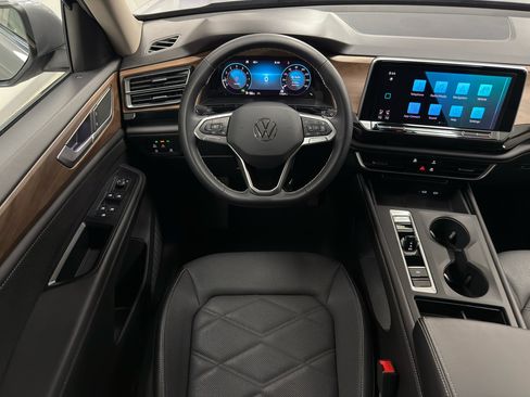 Used 2024 Volkswagen Atlas SE image 29