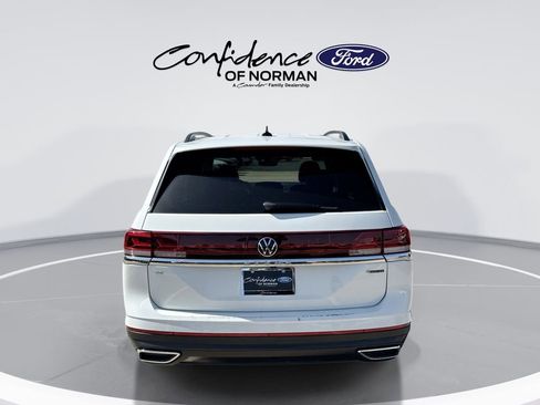 Used 2024 Volkswagen Atlas SE AWD/4WD image 7
