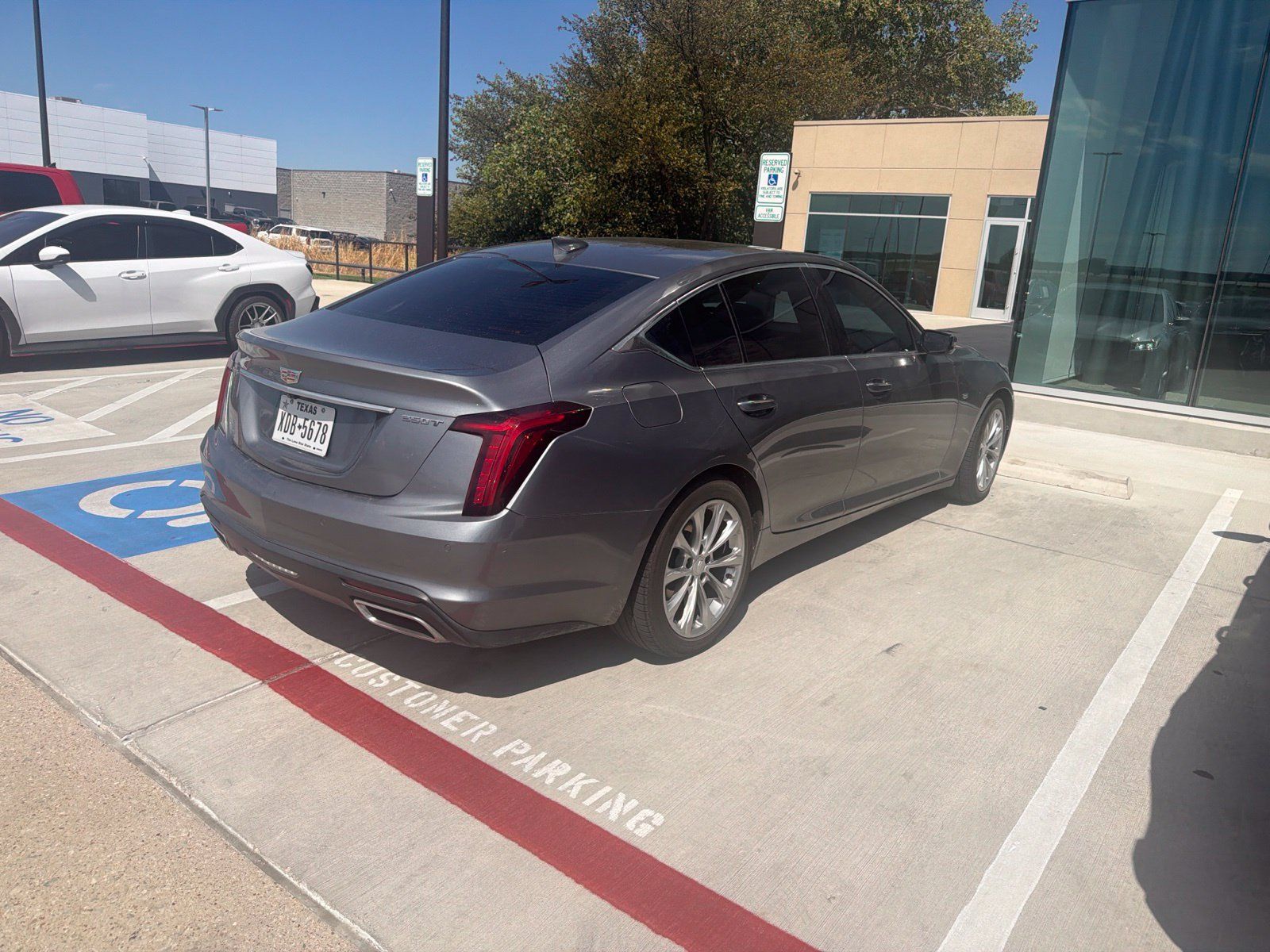 Used 2022 Cadillac CT5 Premium Luxury RWD image 4