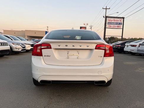 Used 2016 Volvo S60 T5 Premier image 5