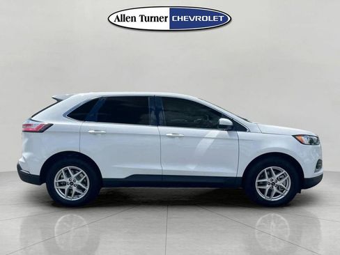 Used 2024 Ford Edge SEL AWD/4WD image 3