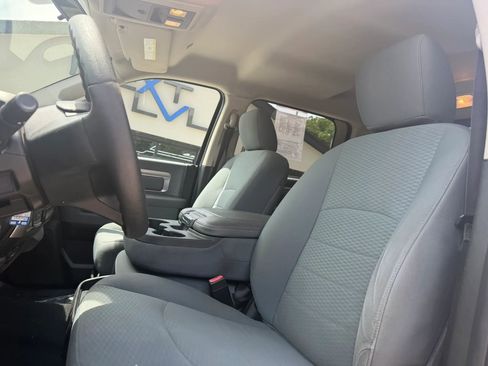 Used 2019 RAM 1500 Classic SLT AWD/4WD image 15