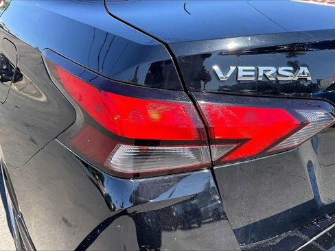 Used 2021 Nissan Versa S FWD image 30