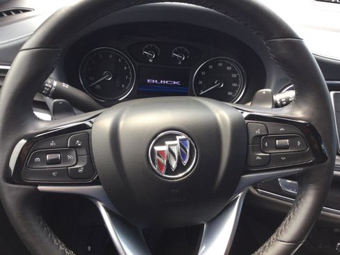 Used 2023 Buick Enclave Essence AWD/4WD image 15