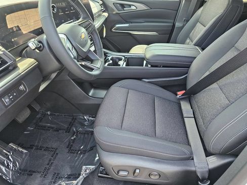 New 2026 Chevrolet Traverse LT w/ Driver Confidence Package FWD image 19