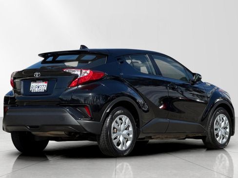 Used 2021 Toyota C-HR LE image 4