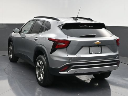 Certified 2024 Chevrolet Trax LT w/ Driver Confidence Package FWD image 6