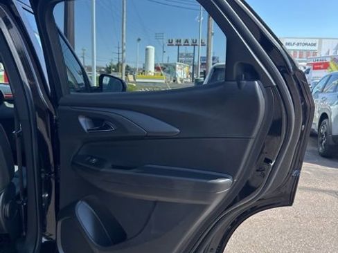 Used 2024 Chevrolet TrailBlazer RS w/ Driver Confidence Package AWD/4WD image 17