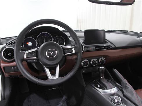 Used 2019 MAZDA MX-5 Miata RF Grand Touring image 6