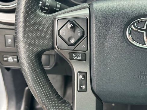 Used 2020 Toyota Tacoma TRD Off-Road w/ Technology Package AWD/4WD image 4