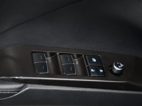 Used 2022 Toyota Camry XSE FWD image 11