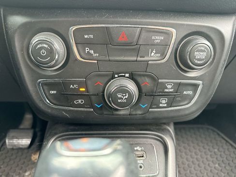 Used 2021 Jeep Compass Trailhawk image 18