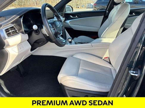 Used 2024 Genesis G70 2.5T image 8