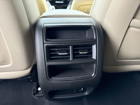 Used 2018 Cadillac XT5 Luxury w/ Driver Awareness Package image 28