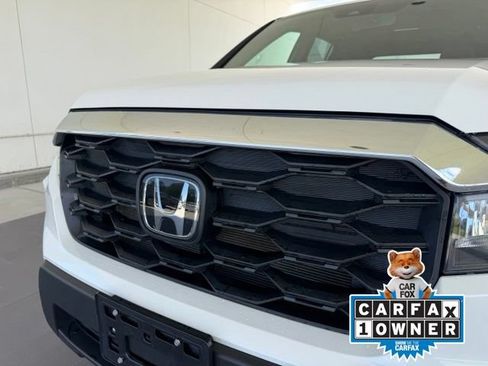 Used 2025 Honda Passport EX-L image 2