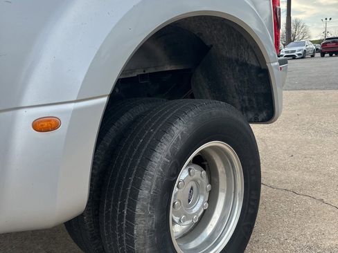 Used 2019 Ford F350 Lariat w/ Lariat Ultimate Package image 6