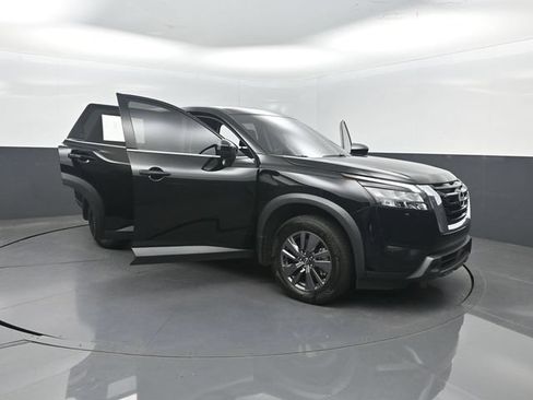 Used 2023 Nissan Pathfinder S FWD image 39