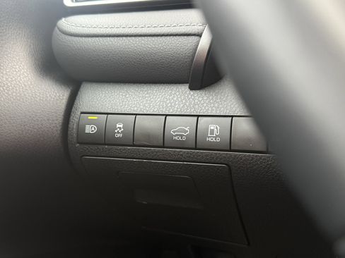 Used 2022 Toyota Camry SE image 24