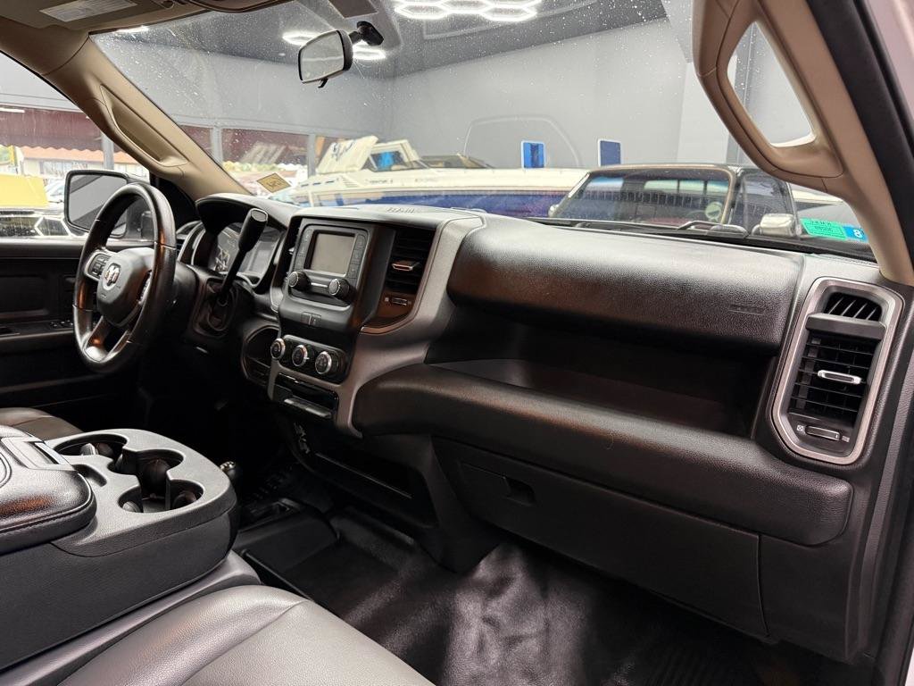 Used 2020 RAM 2500 Tradesman w/ Chrome Appearance Group AWD/4WD image 16